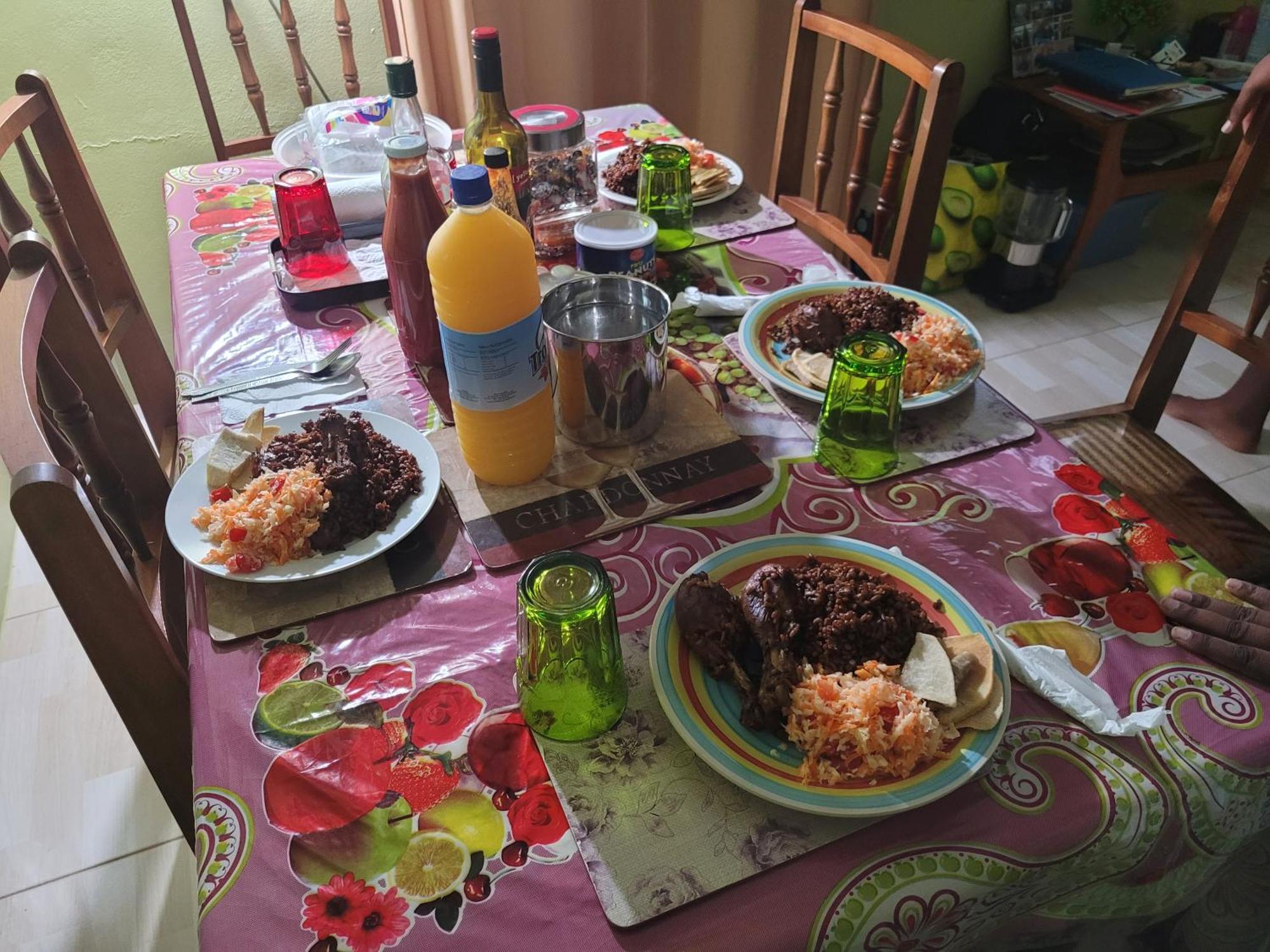 Tim'S & Mag'S Home Stay Roseau Esterno foto